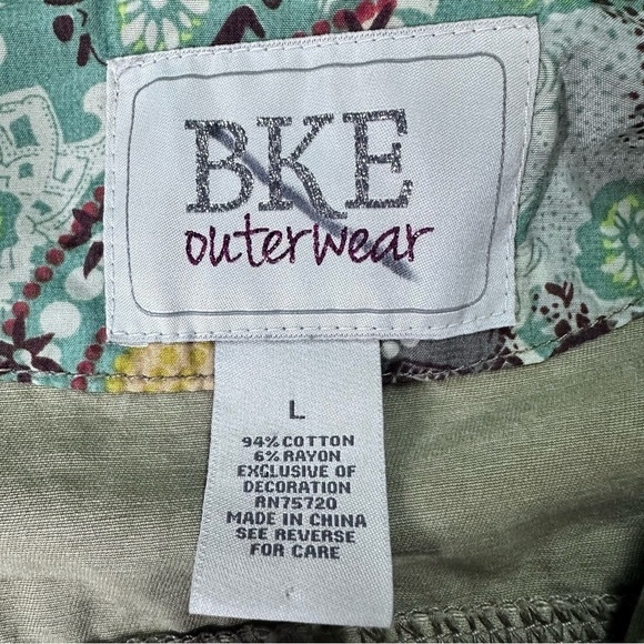 BKE Utility Jacket Women’s Distressed Snap Zip Pockets Lace. Size Large - Picture 5 of 5